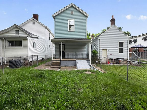 2nd image of 126 W 31st St