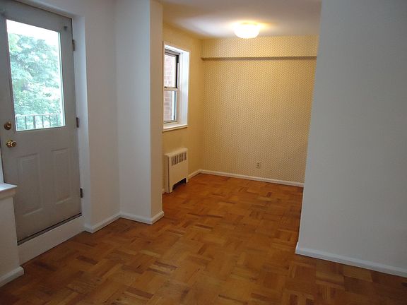 2nd image of 150 Draper Ln #Nl5