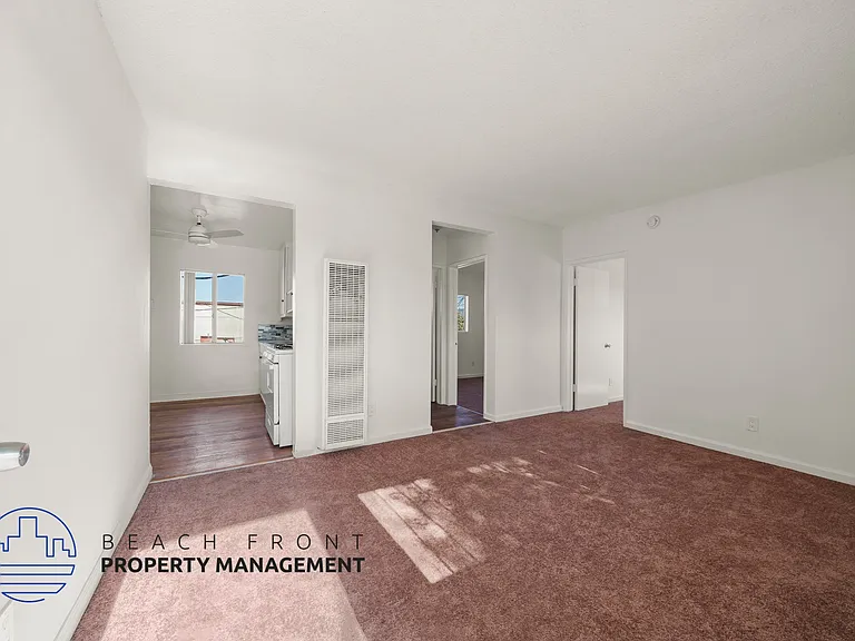 211 W G St — Photo 12