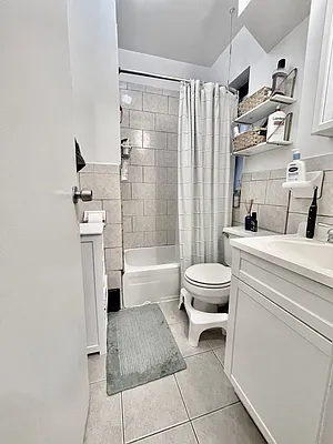 Rented by KYLM, LLC | media 24