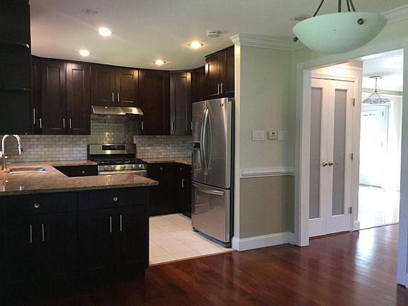 4th image of 5 Surry Ct
