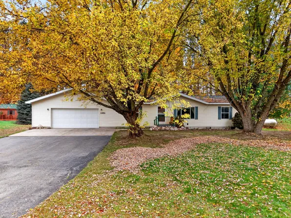 8951 W Cadillac Rd, Mc Bain, MI 49657