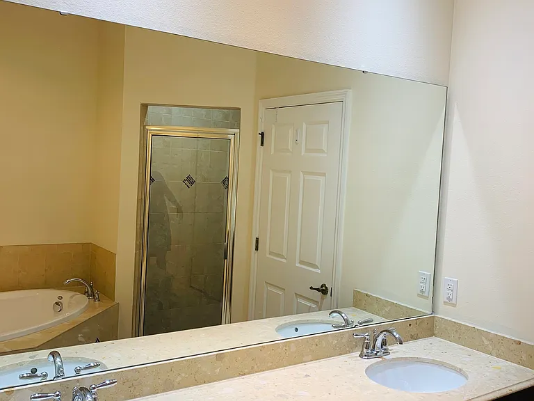 5604 Siracusa Ln — Photo 12