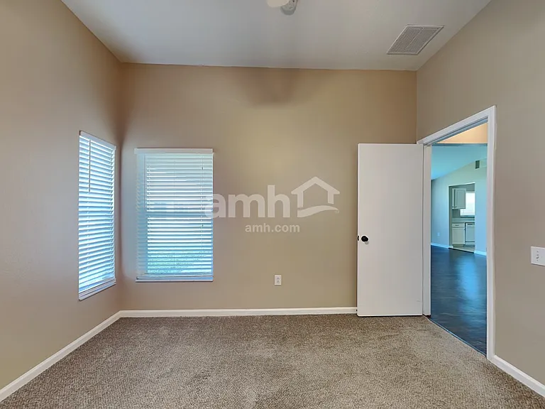 1107 Summer Breeze Dr — Photo 10