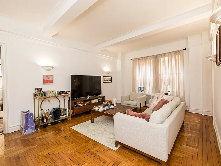 900 W End Ave #1H — Photo 1