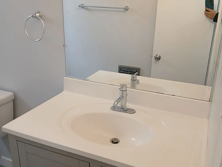 544 N Hayworth Ave — Photo 6