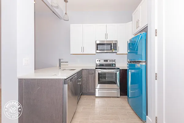 Rented by MySpaceNYC | media 29