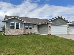 1014 Forest Garden Dr, Loves Park, IL 61111
