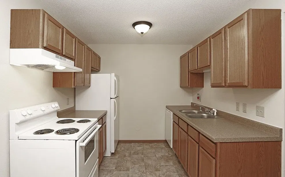 Oakshire Apartments — Photo 3