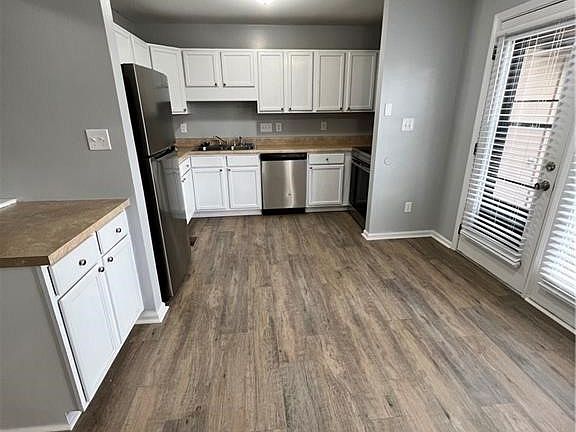5th image of 102 Homeplace Ct