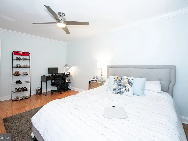7036 Strathmore St #211 — Photo 19