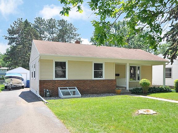 3rd image of 2124 Jessamine Ave E
