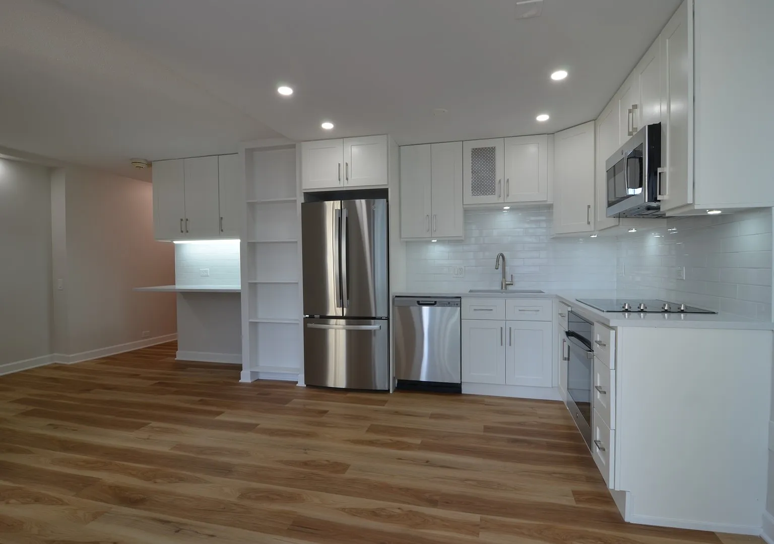 405 N Wabash Ave — Photo 4