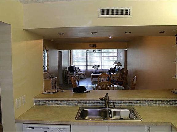 4th image of 1711 Whitehall Dr APT 101