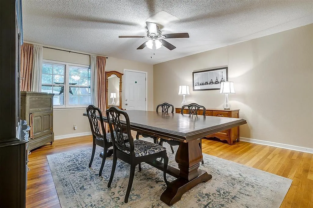 1317 Killian Drive — Photo 4