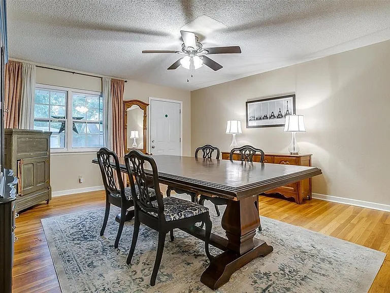 1317 Killian Dr — Photo 4