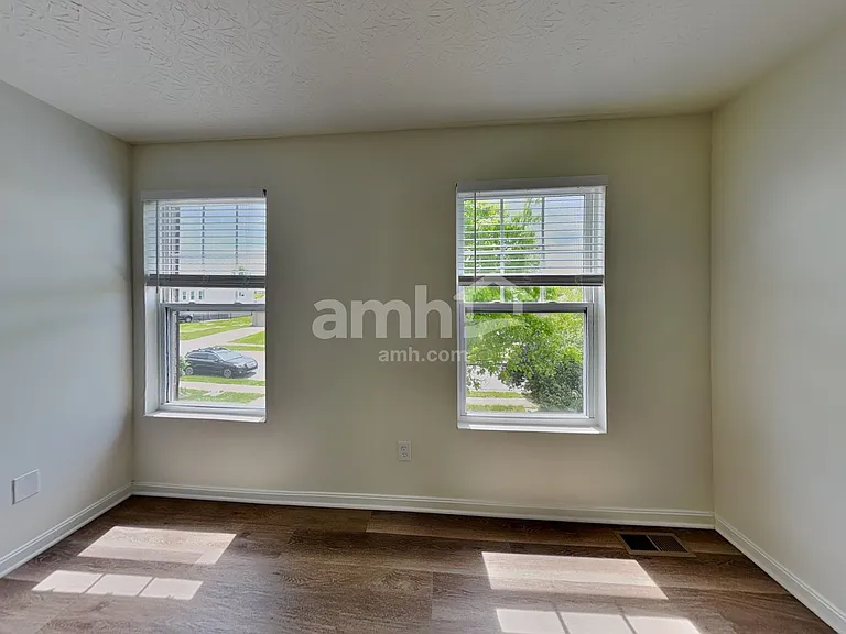 2237 Antoinette Way — Photo 13
