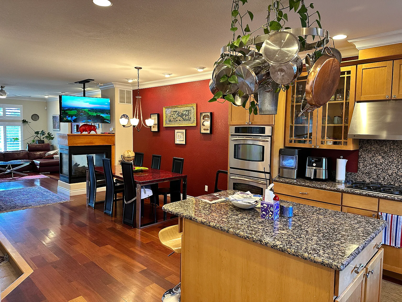 4 bed, 3.5 bath, 2753 sqft, $5,345 — Photo 4