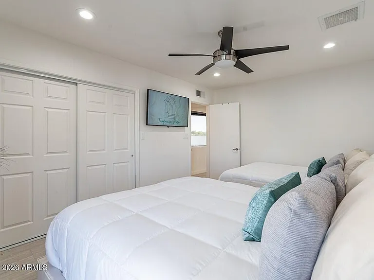 3302 E Turquoise Ave — Photo 28