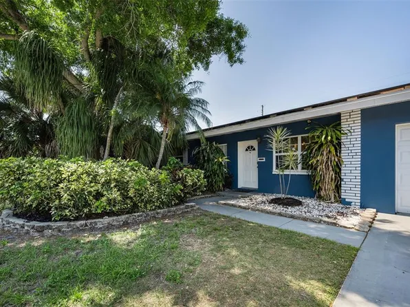 1349 Regina Dr W, Largo, FL 33770