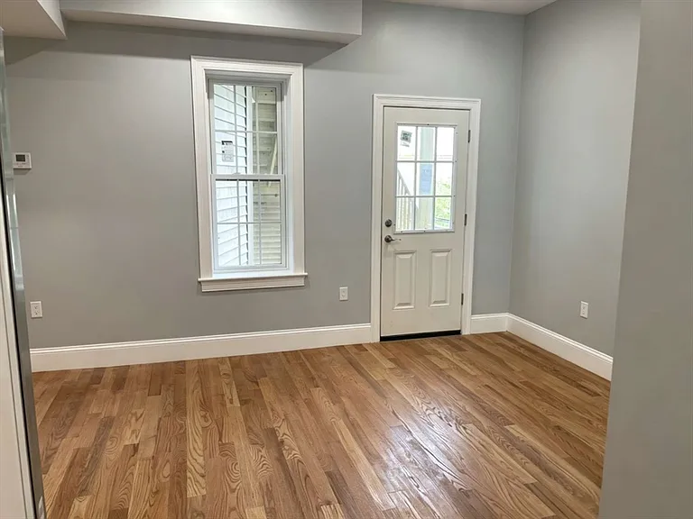 84 Chelsea St #1 — Photo 6