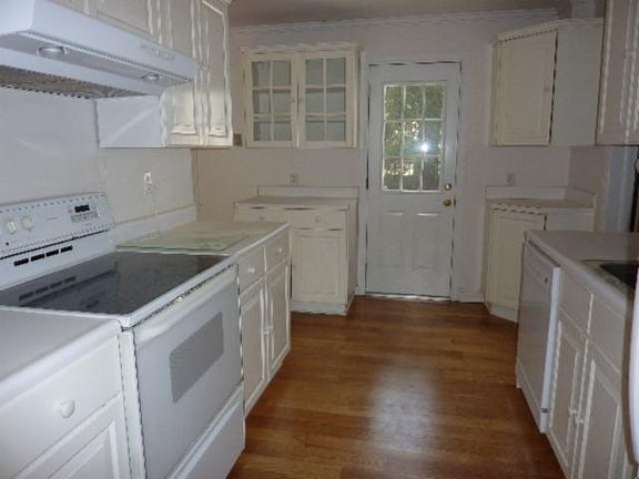 3rd image of 90 Kimberly Pl