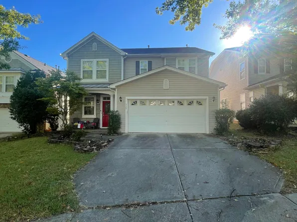 320 Trayesan Dr, Holly Springs, NC 27540
