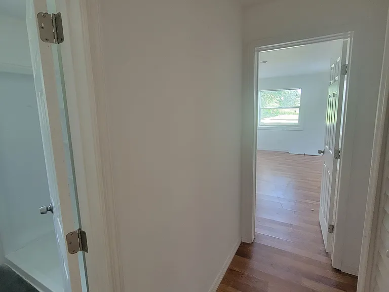 832 White Ln #4 — Photo 3