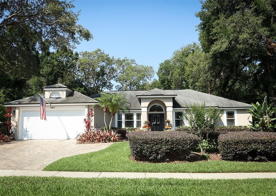 1st image of 324 Oak Leaf Cir