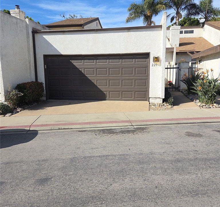 1st image of 221 Marquis Pl