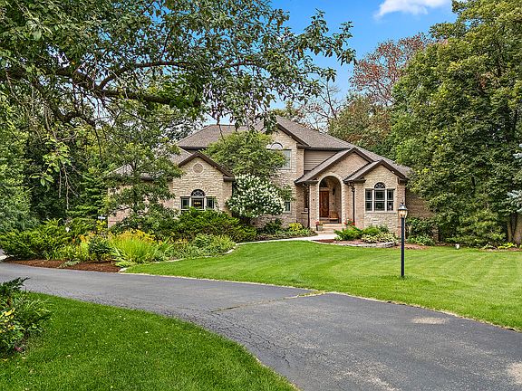 2nd image of 19412 S Woodedge Ln