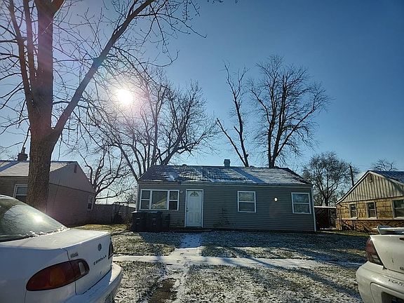 2nd image of 1015 W 41st Ave