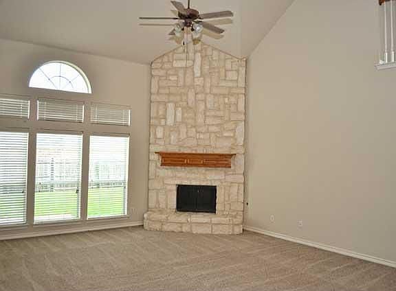5th image of 617 Dover Heights Trl