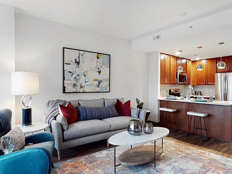 Midtown Crossing Apartments — Photo 66