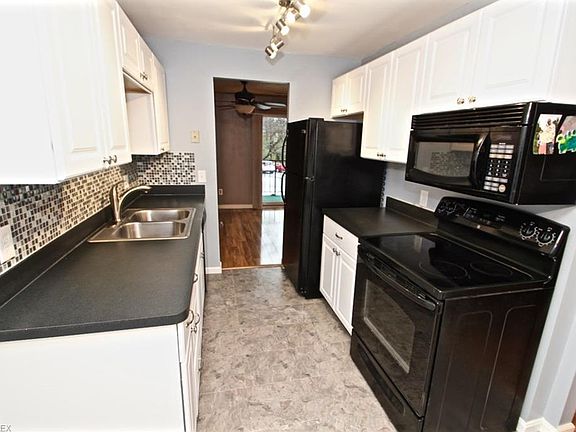 5th image of 2021 King James Pkwy APT 218