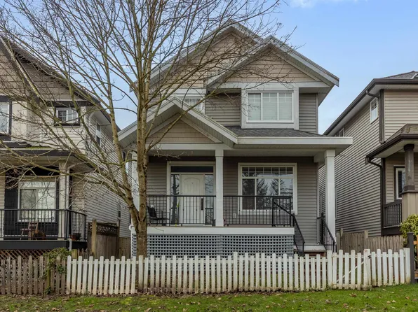 6686 195th St, Surrey, BC V4N 5T4