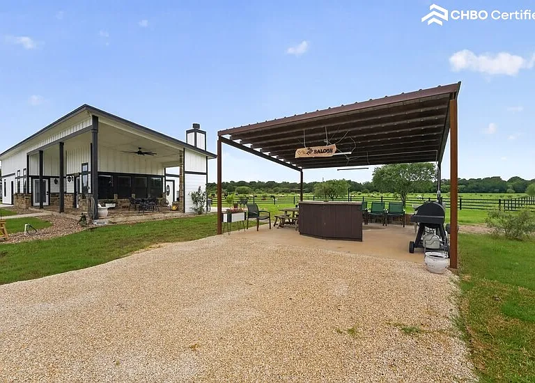 1883 FM 1346 — Photo 15