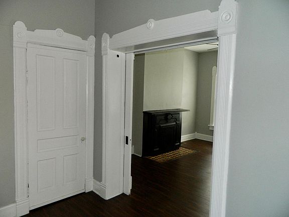 5th image of 406 Burns Ave