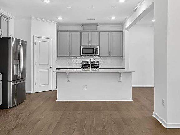 4th image of 3105 Allamore Dr