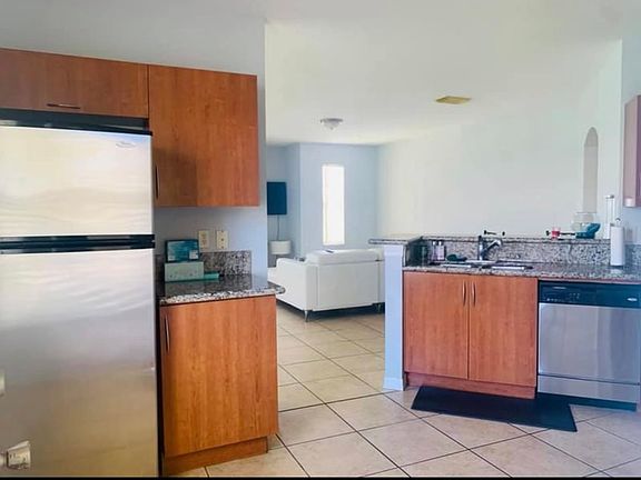 5th image of 142 SW Peacock Blvd APT 202