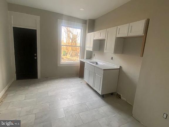 4th image of 2730 Riggs Ave