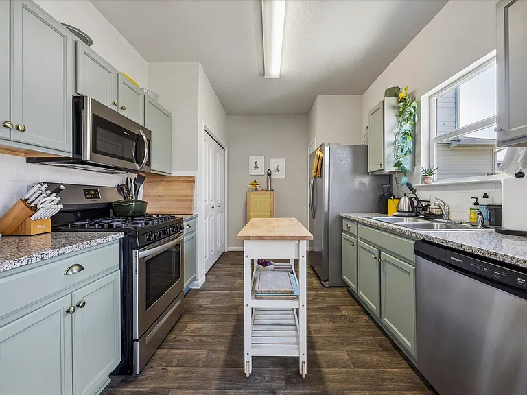 2202 Arborside Dr — Photo 5