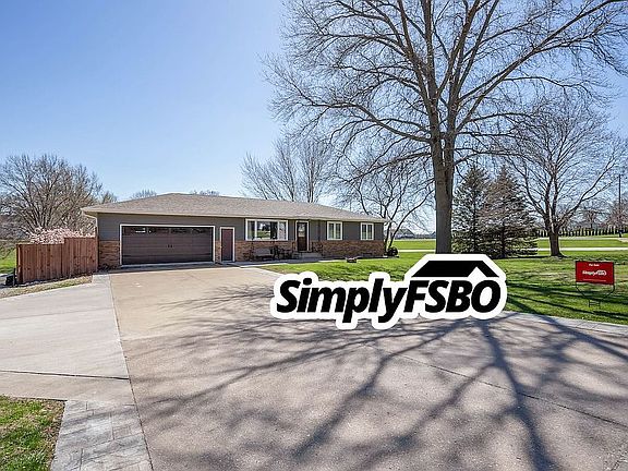 3rd image of 2726 Brookview Rd