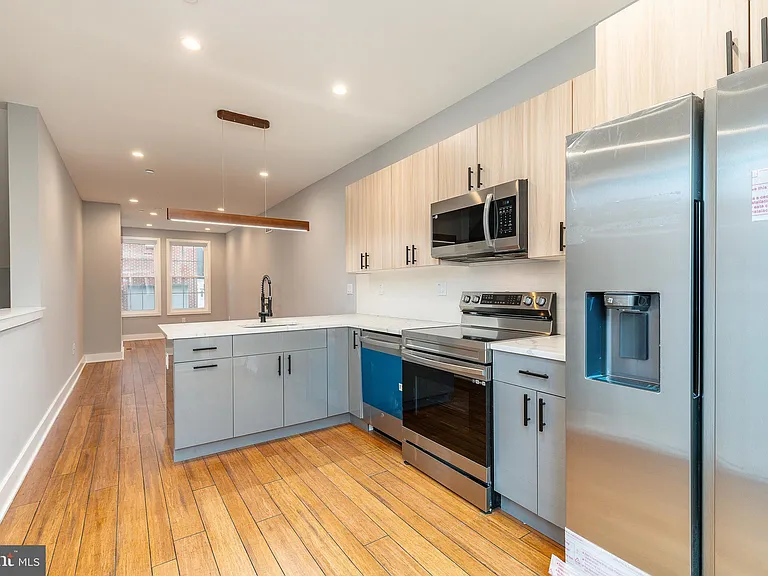 2821 Livingston St #1 — Photo 7