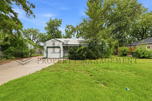 1620 E Selma St Photo 1