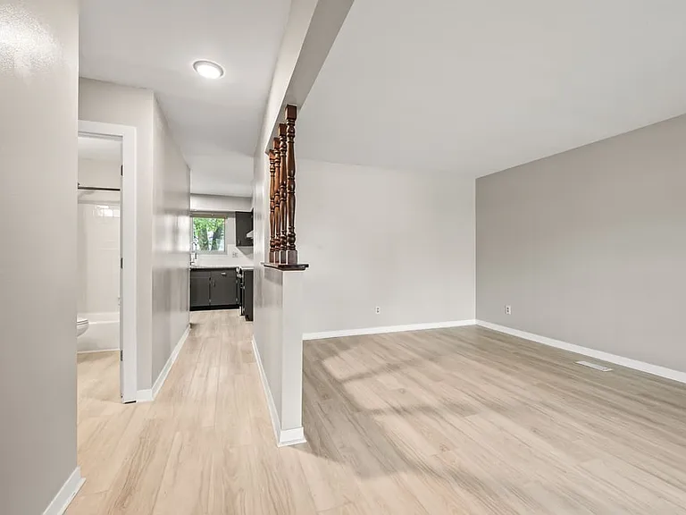 213 Southerly Hills Dr — Photo 3