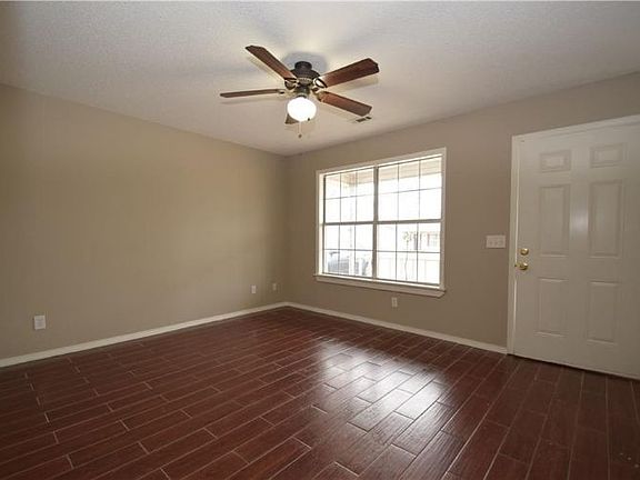 3rd image of 2514 SE 4th St