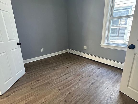 5th image of 22 N 19th St Floor 2