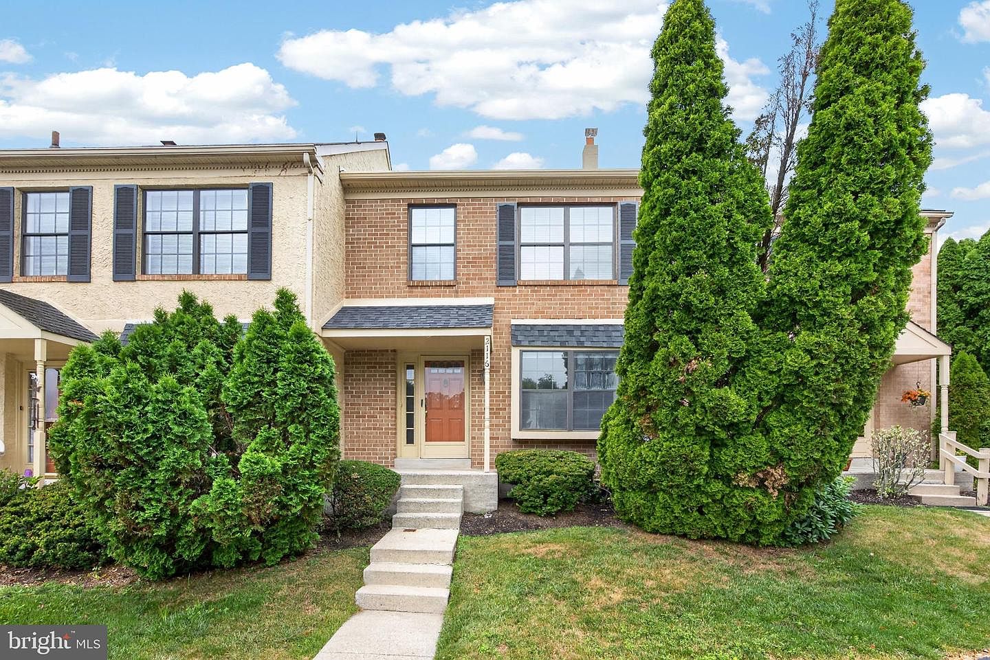 2116 Yorktown North North W