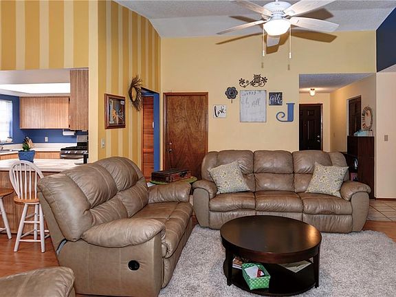 4th image of 918 Whisler Ct